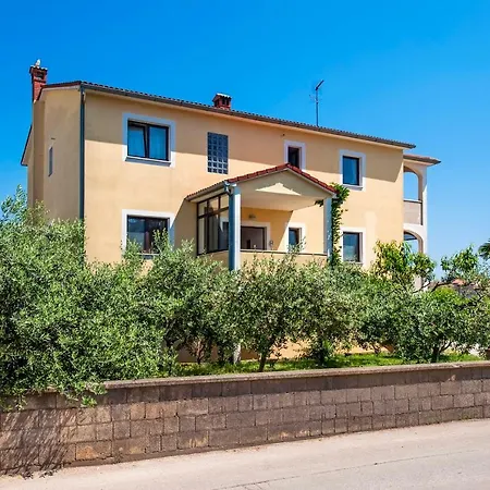 Apartament Lamanova *