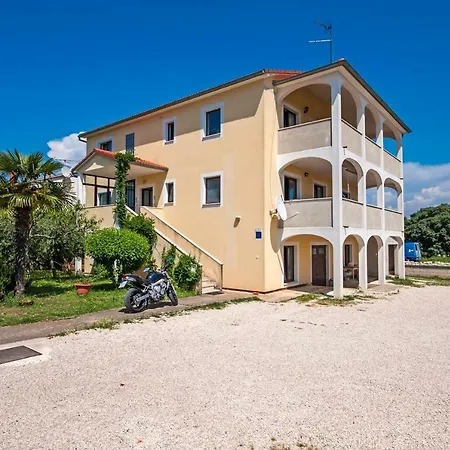 Apartment Lamanova *