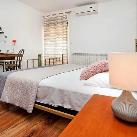 Lamanova Apartment
