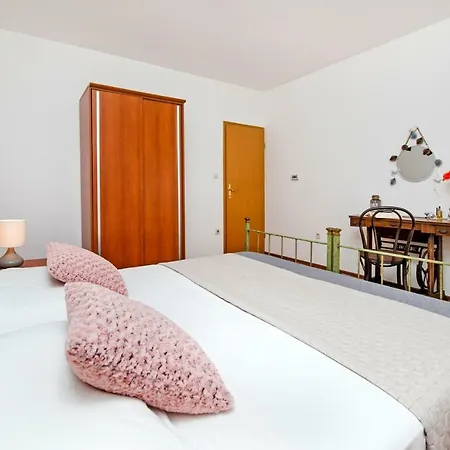 Apartment Lamanova *
