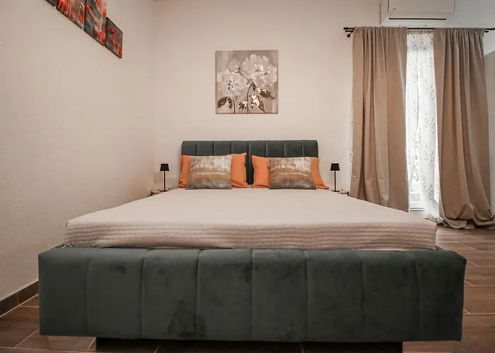 Lamanova * Ρόβινι