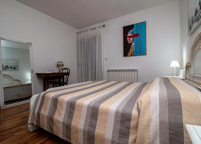 Lamanova * Ρόβινι