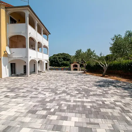 Lamanova * 로비니