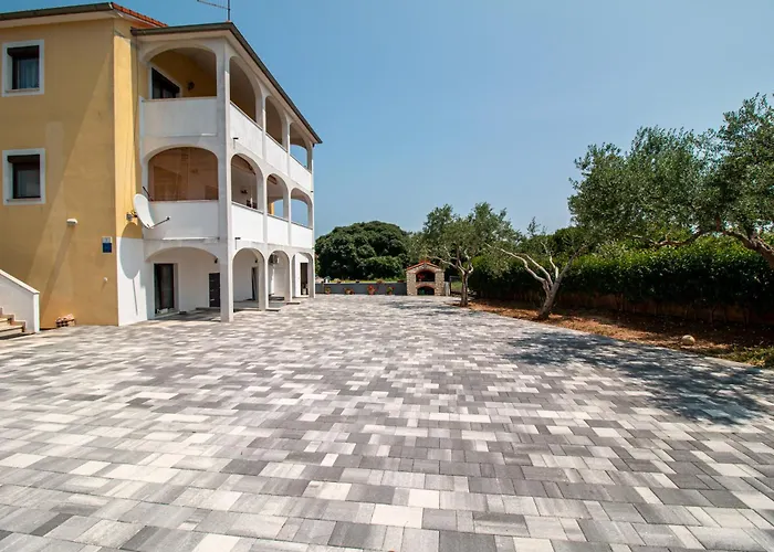 Lamanova * 로비니